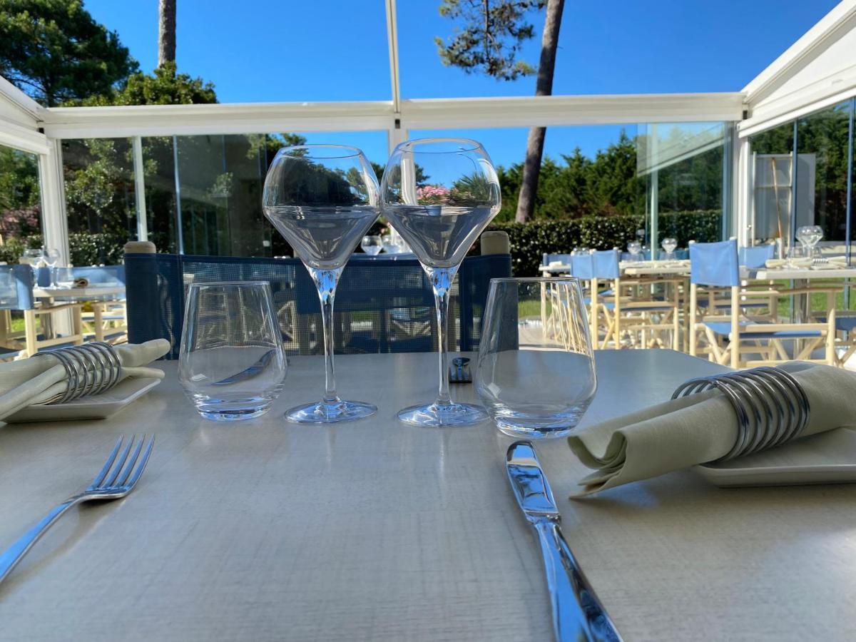 Les Vagues Hotel Restaurant Biscarrosse-Plage Exterior foto